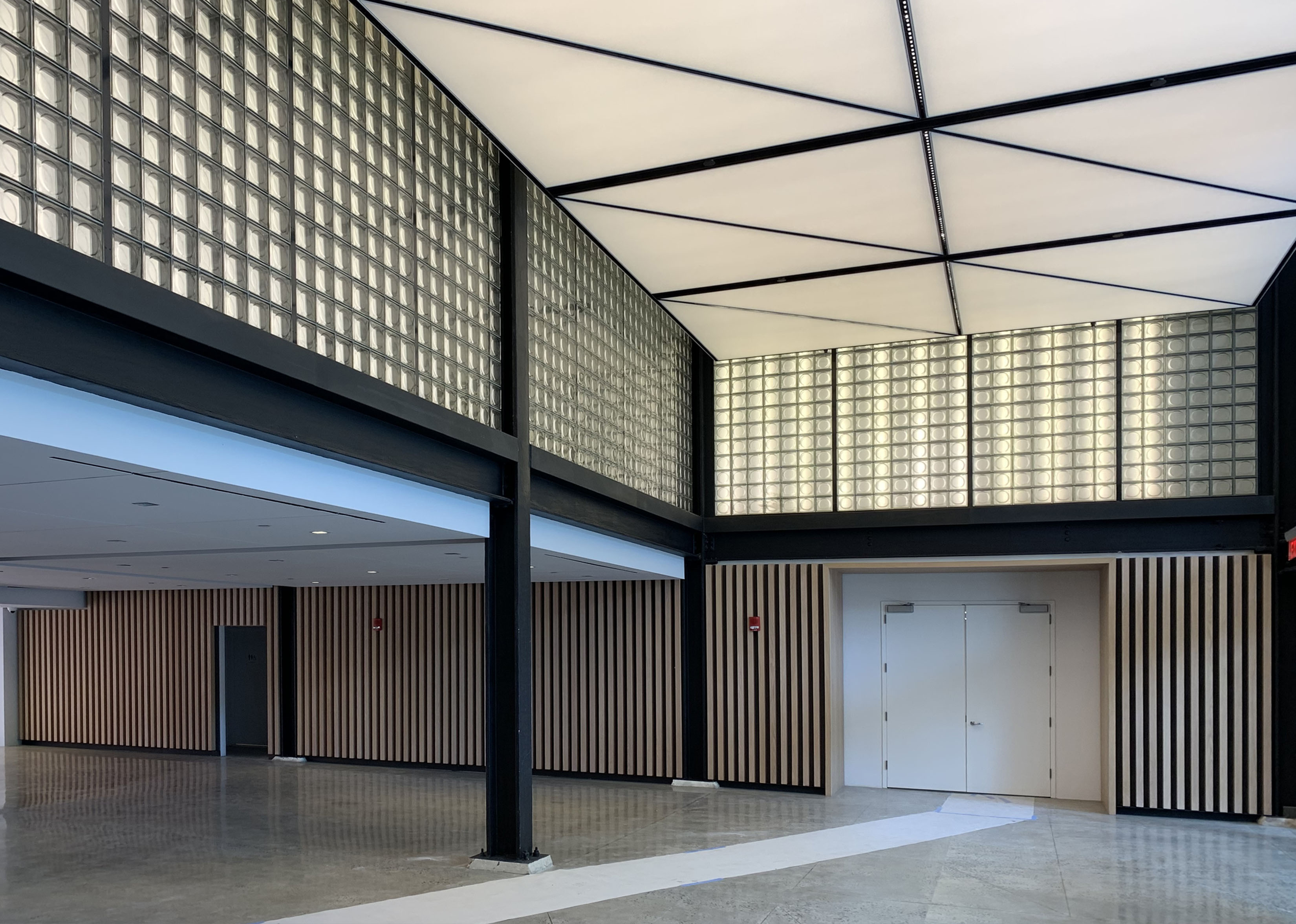 Motarless Glass Block Grid Walls