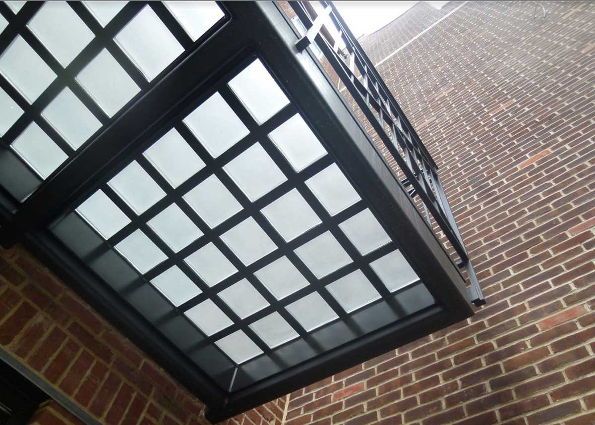 Structural-glass-skylight-on-rooftop-terrace