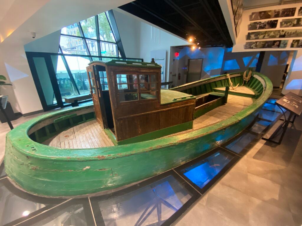 glass-floor-with-boat