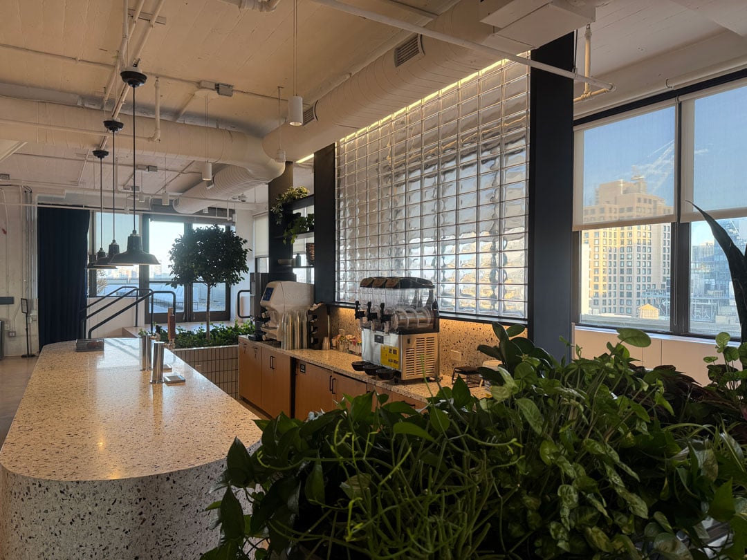 glass-brick-in-office